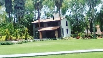 Villa familiar | Ropa de cama de alta calidad y decoración personalizada