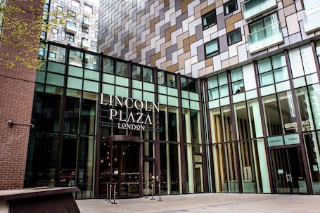 Exterior. Lincoln Plaza London, Curio Collection by Hilton