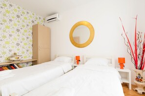 Basic Apartment, 4 Bedrooms, Connecting Rooms, Garden View
