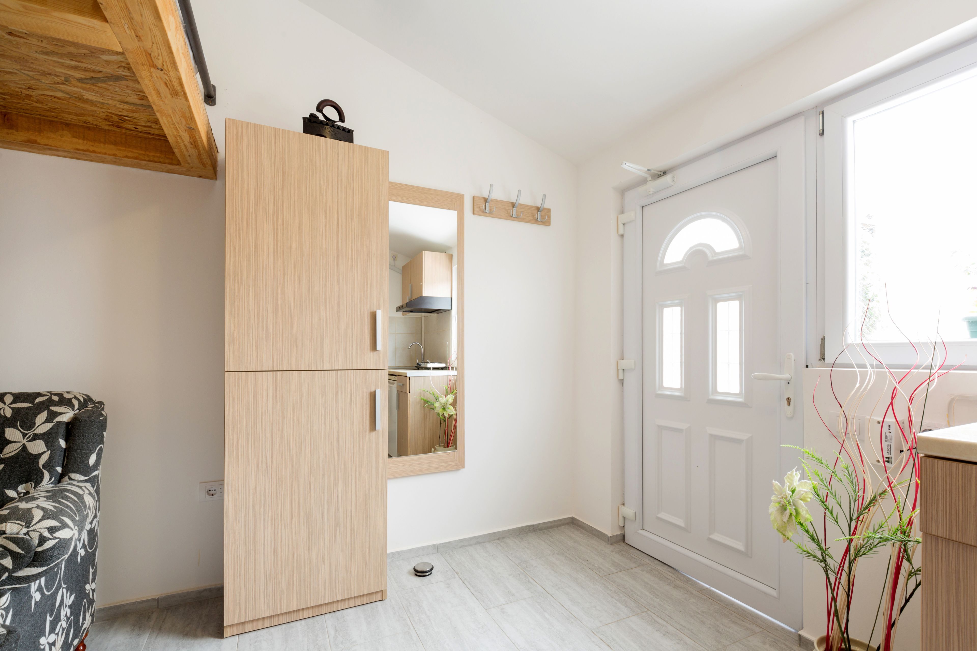 Studio, 1 slaapkamer | Woonruimte | Een 32-inch flatscreentelevisie met kabelzenders en televisie