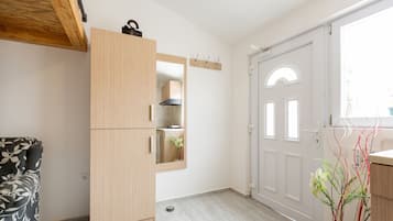 Studio, 1 chambre | Coin séjour | Télévision à écran plat de 32 pouces avec chaßnes par cùble, télévision