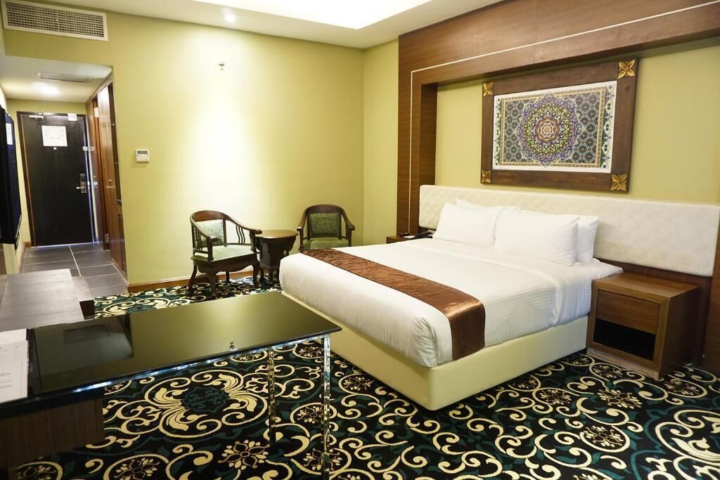 客房內保險箱、書桌、熨斗/熨衣板、免費無線上網