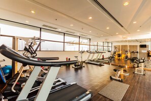 Fitness facility - Treetop Apartment by Sunny Rentals (Pattaya)