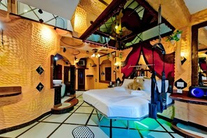 1 bedroom, minibar, in-room safe, individually decorated - Penthouse Hotel - Adults Only (Pattaya)