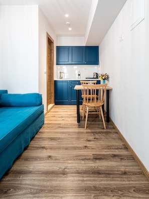 Senior Suite | Living area | Flat-screen TV - Veneziano Boutique Hotel (Heraklion)