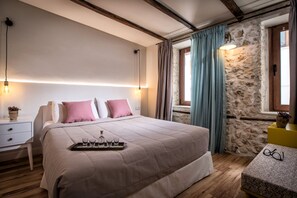 Suíte família (Maisonette) | Lençóis italianos Frette, roupas de cama premium, cofres nos quartos