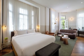 Boulevard Suite | Premium bedding, minibar, in-room safe, desk