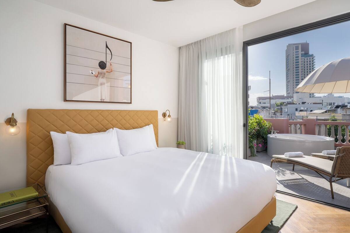 Ropa de cama de alta calidad y minibar