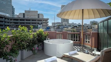 Boutique Rooftop Jacuzzi | Balcony view