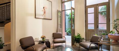 Sala de estar en el lobby