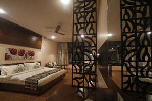 Premium bedding, minibar, in-room safe, desk - Grand Xenia Ajmer (Ajmer)