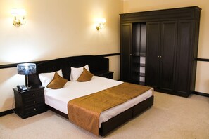 Junior Suite | Premium bedding, minibar, desk, free WiFi - Belon Life Hotel (Astana)