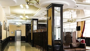 Pintu masuk interior