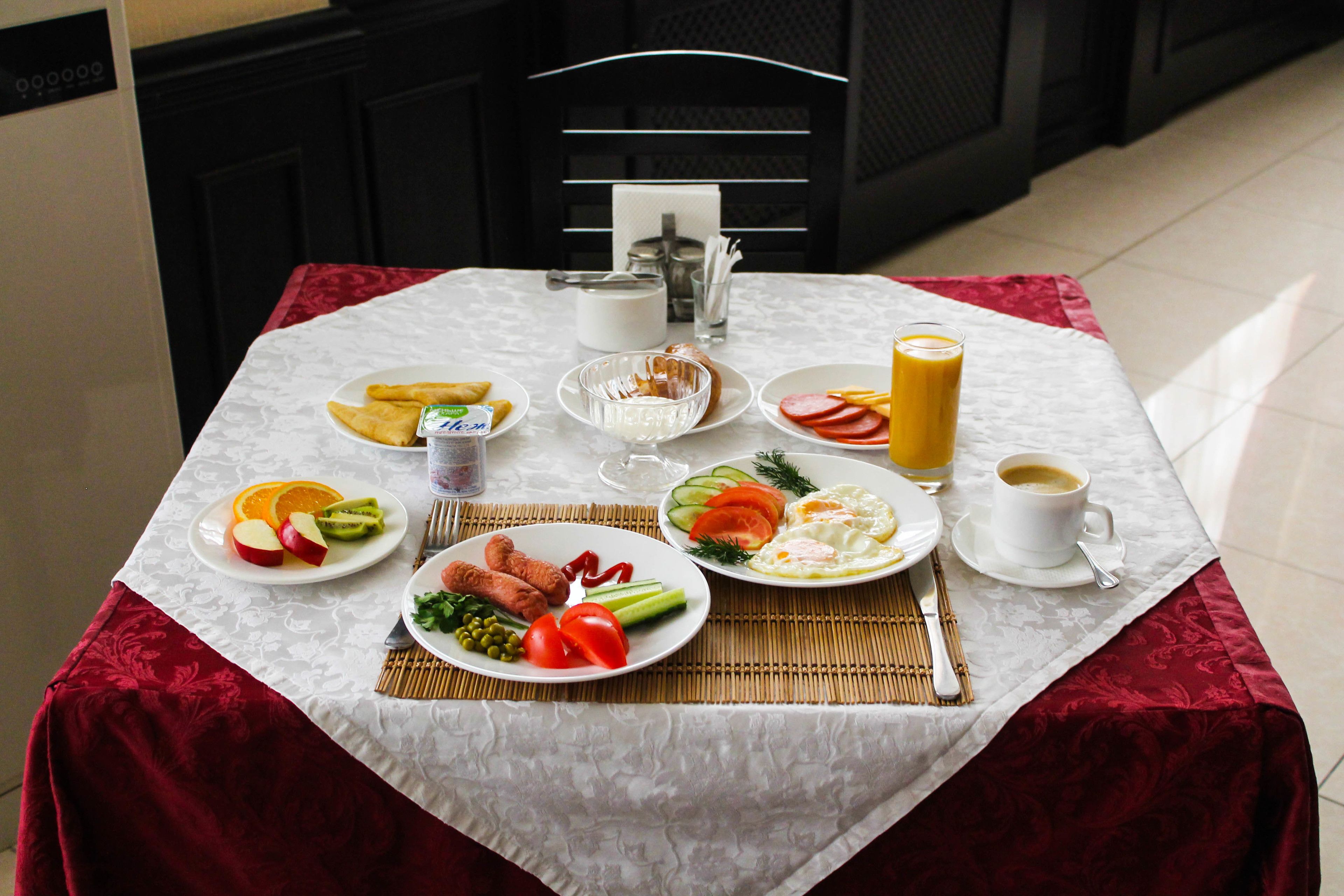 Free continental breakfast 