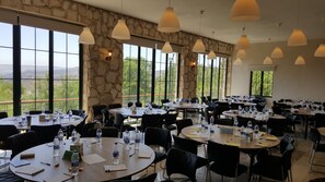 Business center - Mountain Breeze Resort (Zayy)