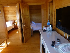 Chalet, 2 Bedrooms | Living area