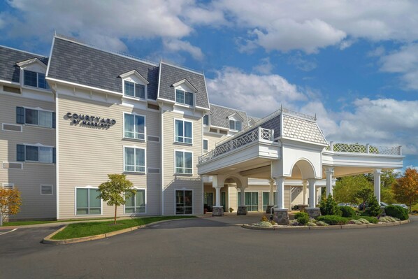 Exterior - Courtyard by Marriott Lenox Berkshires (Lenox)