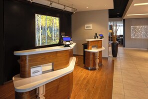 Reception - Courtyard by Marriott Lenox Berkshires (Lenox)