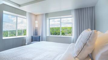 Bureau, fer et planche à repasser, lits bébé (gratuits)