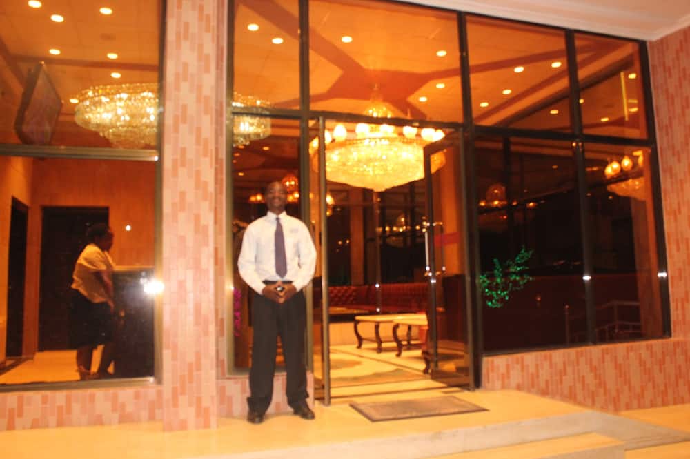 Simama Hotel