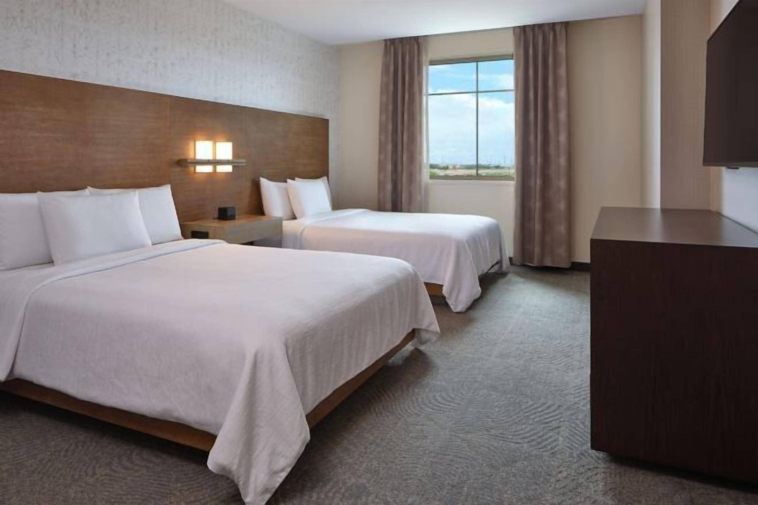 1 dormitori, caixa forta a l'habitació i decoració individual 