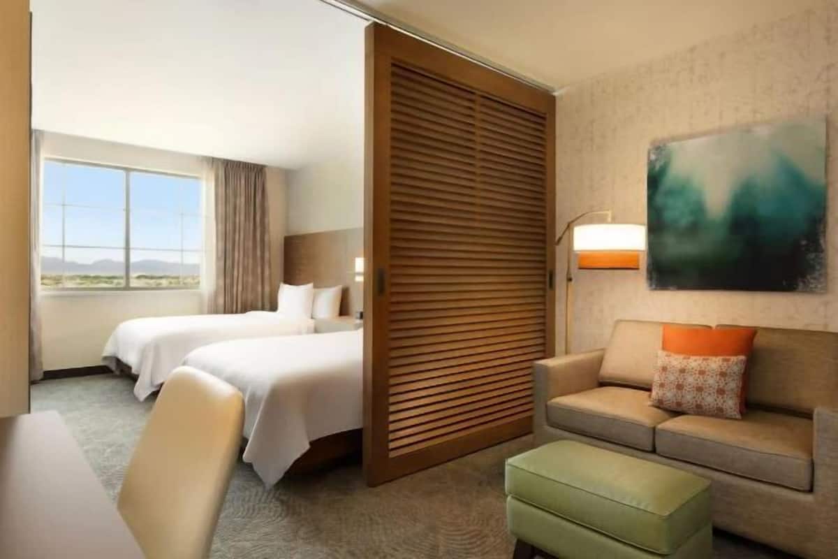 1 bedroom, in-room safe, individually decorated, individually furnished