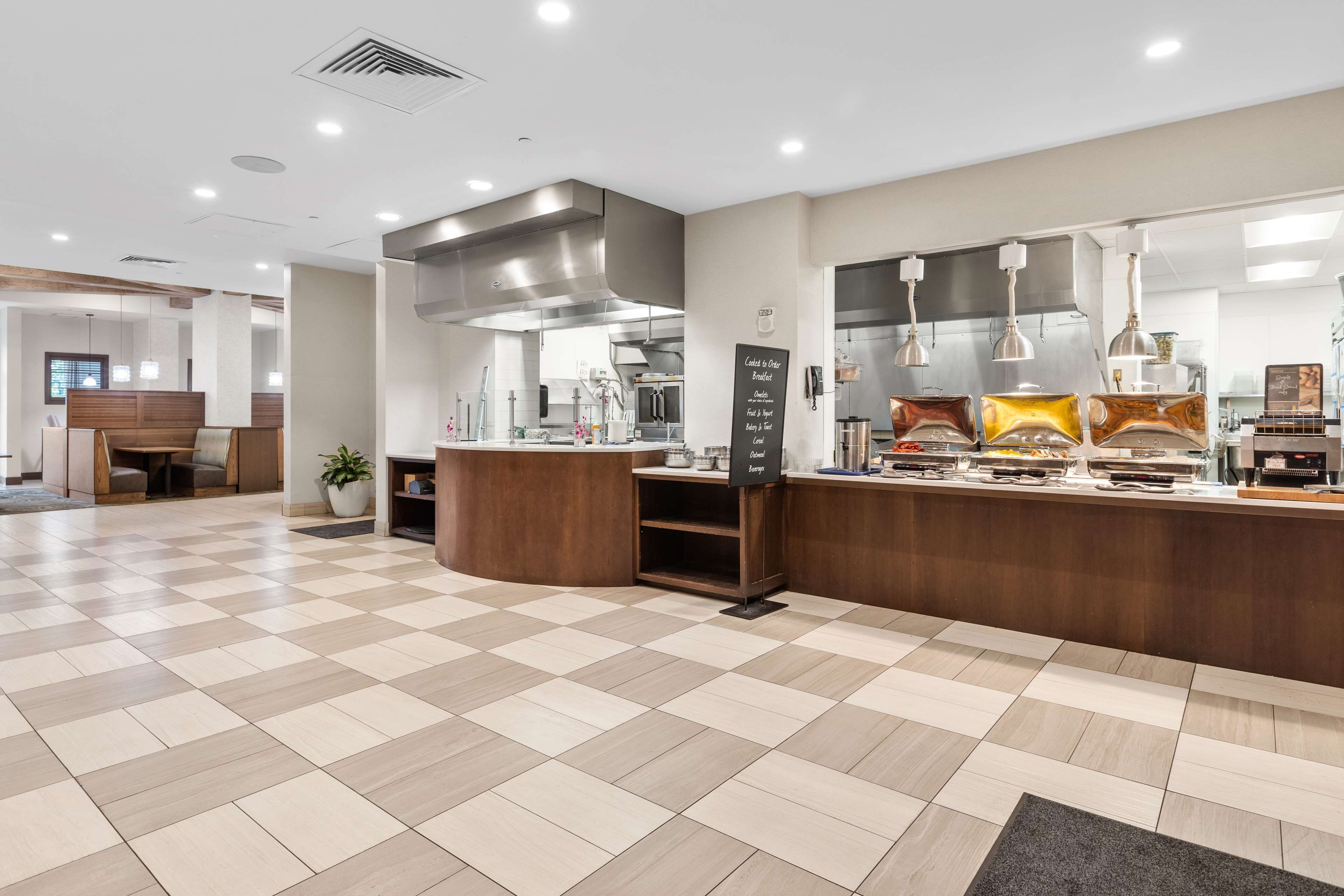 free daily cooked-to-order breakfast