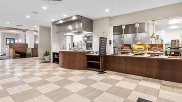 Petit déjeuner préparé à la commande compris tous les jours