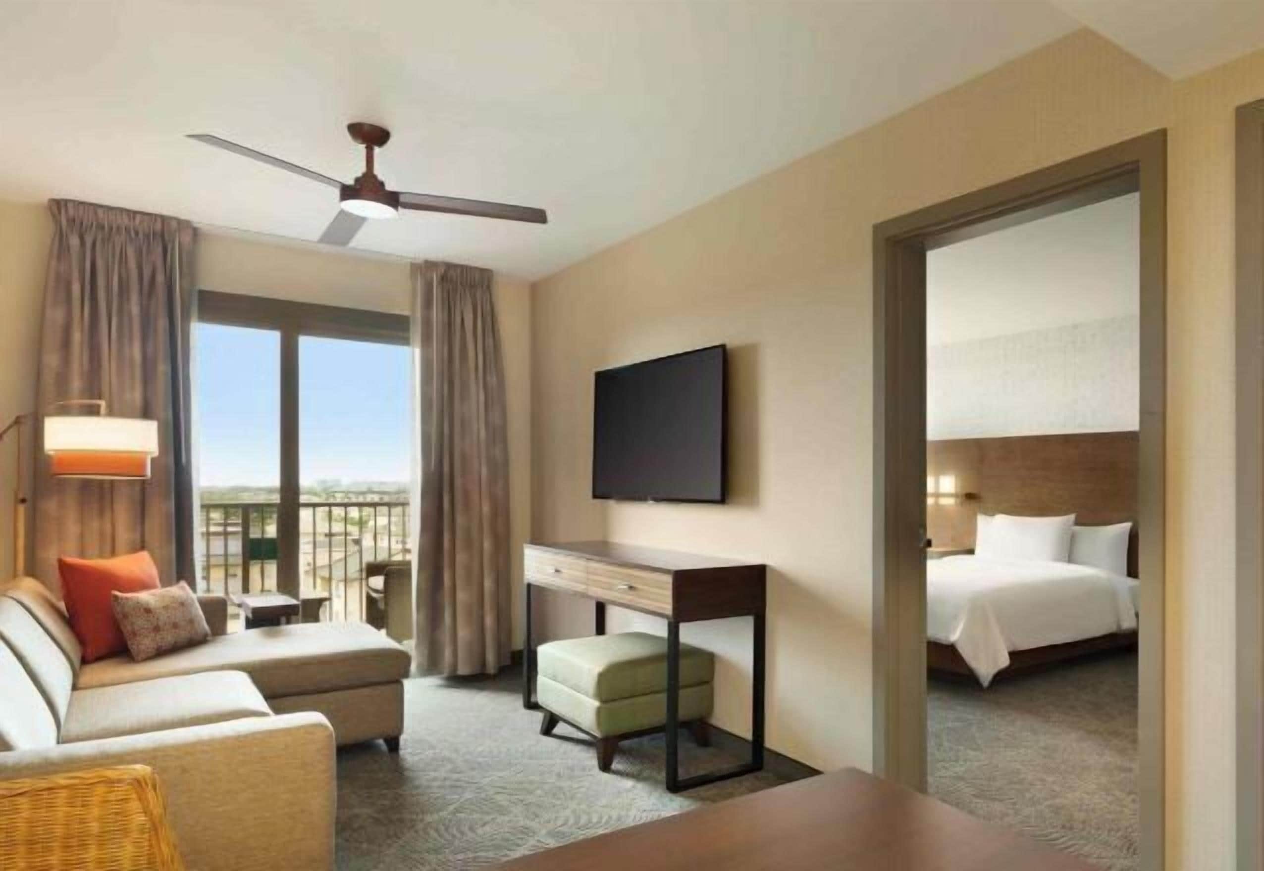 1 dormitori, caixa forta a l'habitació i decoració individual 