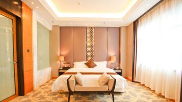 Deluxe Double Room | Minibar, desk, blackout drapes, rollaway beds