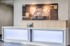 Reception - Holiday Inn Express & Suites Atchison by IHG (Atchison)