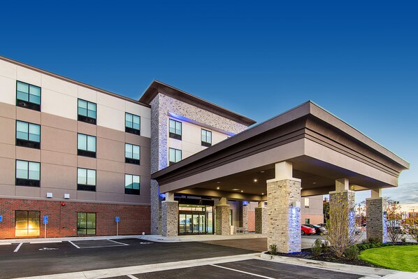 Exterior - Holiday Inn Express & Suites Atchison by IHG (Atchison)