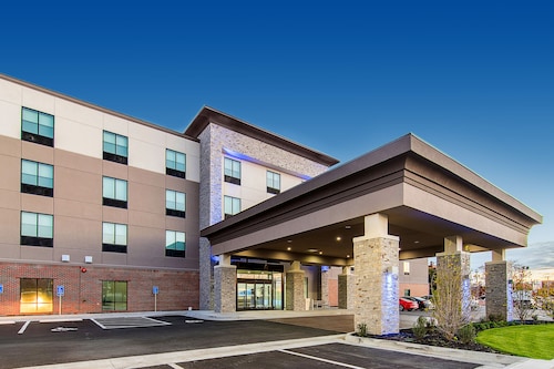Holiday Inn Express & Suites Atchison by IHG