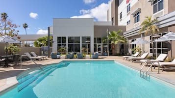 Außenpool, geöffnet von 10:00 Uhr bis 20:00 Uhr, Cabañas (kostenlos)