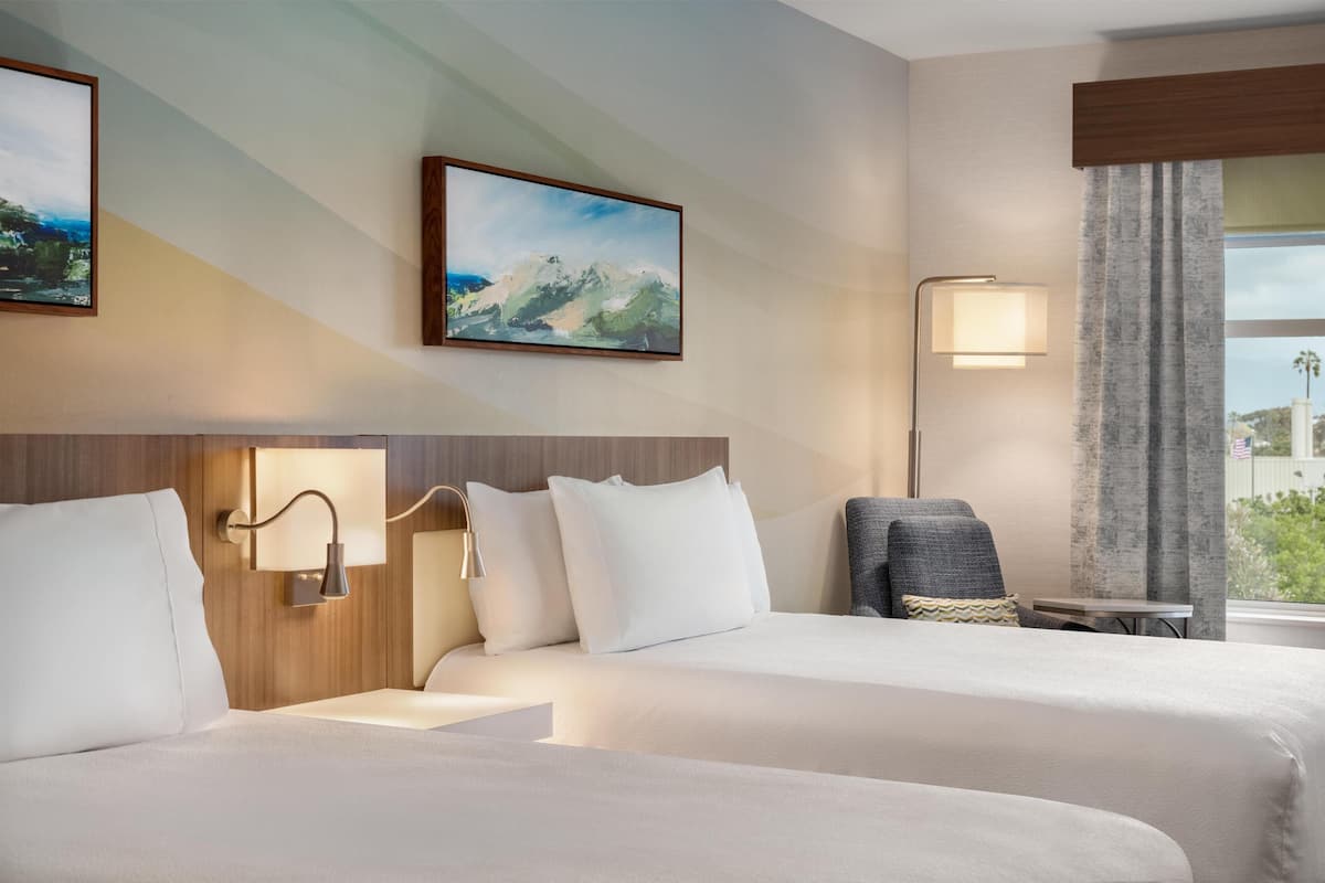 Hypo-allergenic bedding, in-room safe, desk, laptop workspace