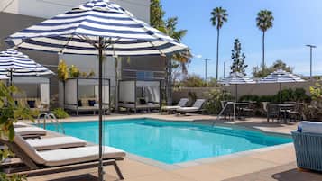 Außenpool, geöffnet von 10:00 Uhr bis 20:00 Uhr, Cabañas (kostenlos)