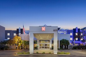 المنشأة من الخارج