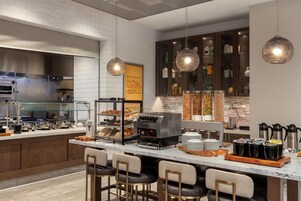 Desayuno buffet todos los días (con cargo)