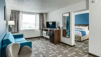 Suite, 1 King Bed, Non Smoking (Two Rooms) | Desk, soundproofing, iron/ironing board, cribs/infant beds
