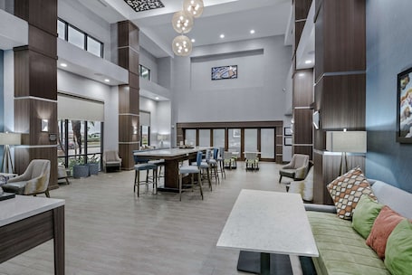 Lobby. Hampton Inn & Suites by Hilton Portland Corpus Christi