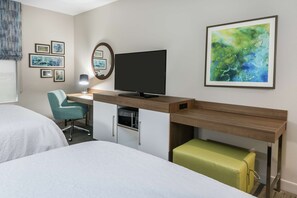 In-room safe, desk, iron/ironing board, cots/infant beds - Hampton Inn & Suites by Hilton Portland Corpus Christi (Portland)
