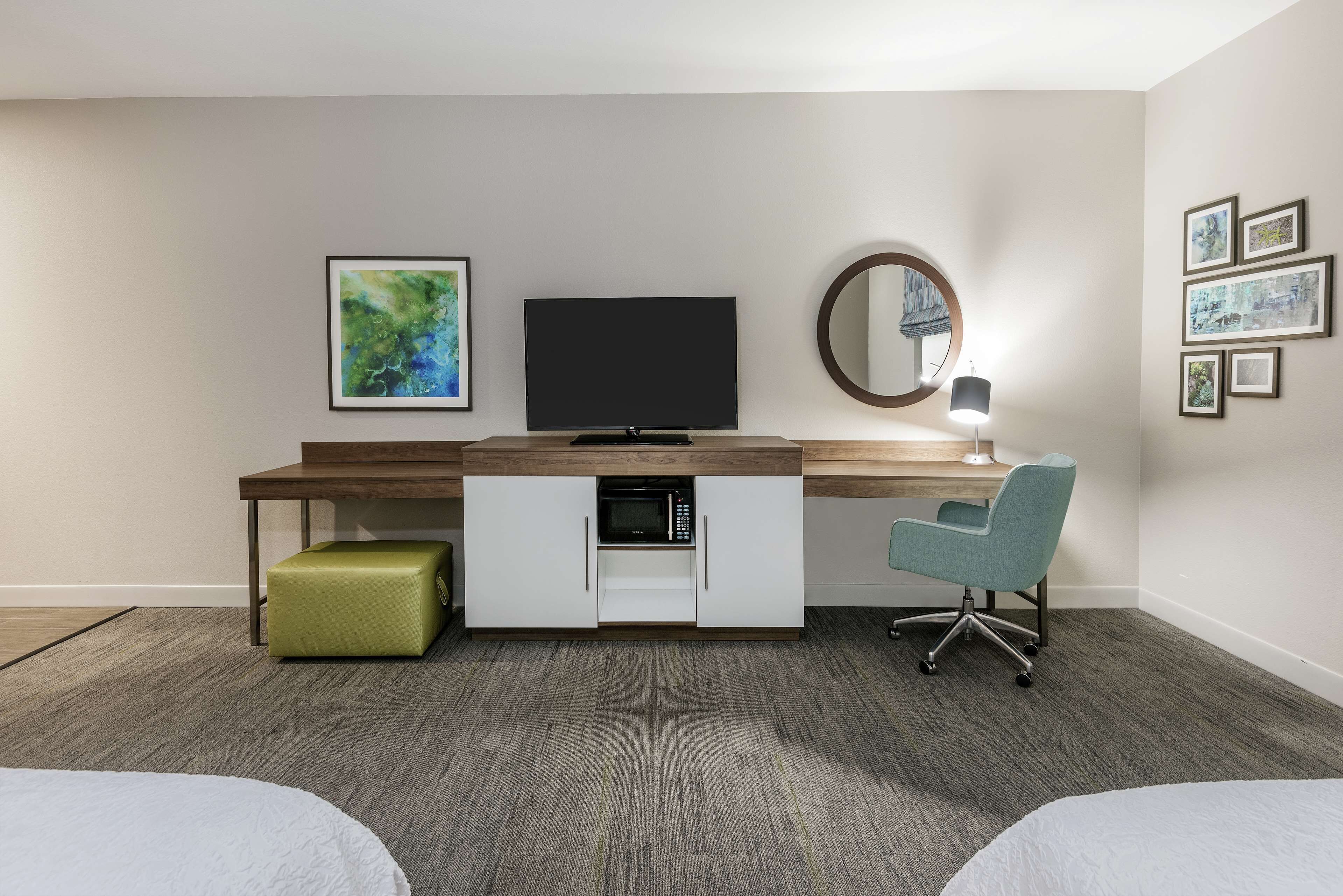 In-room safe, desk, iron/ironing board, cribs/infant beds