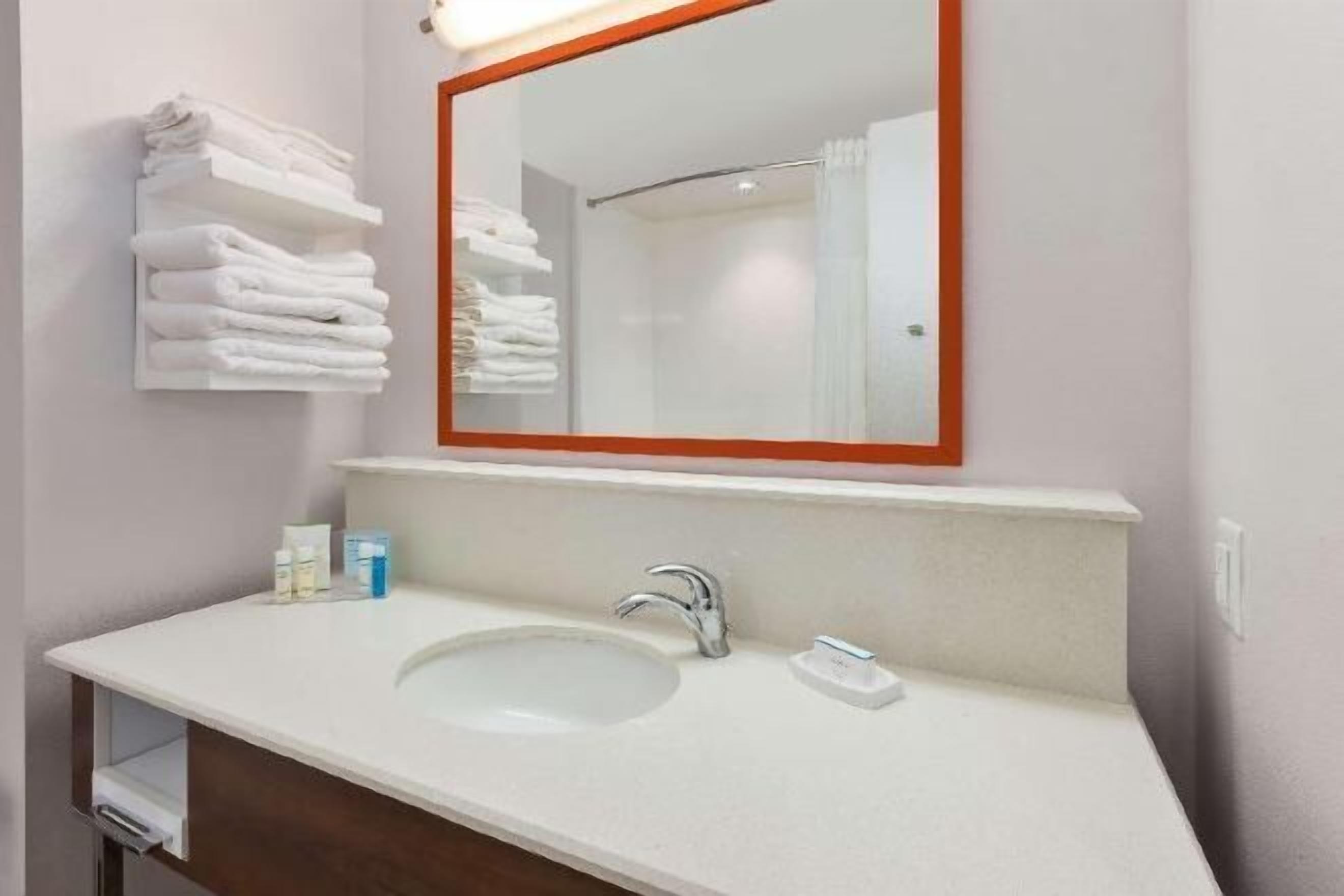 Salle de bain | Articles de toilette gratuits, sèche-cheveux, serviettes fournies