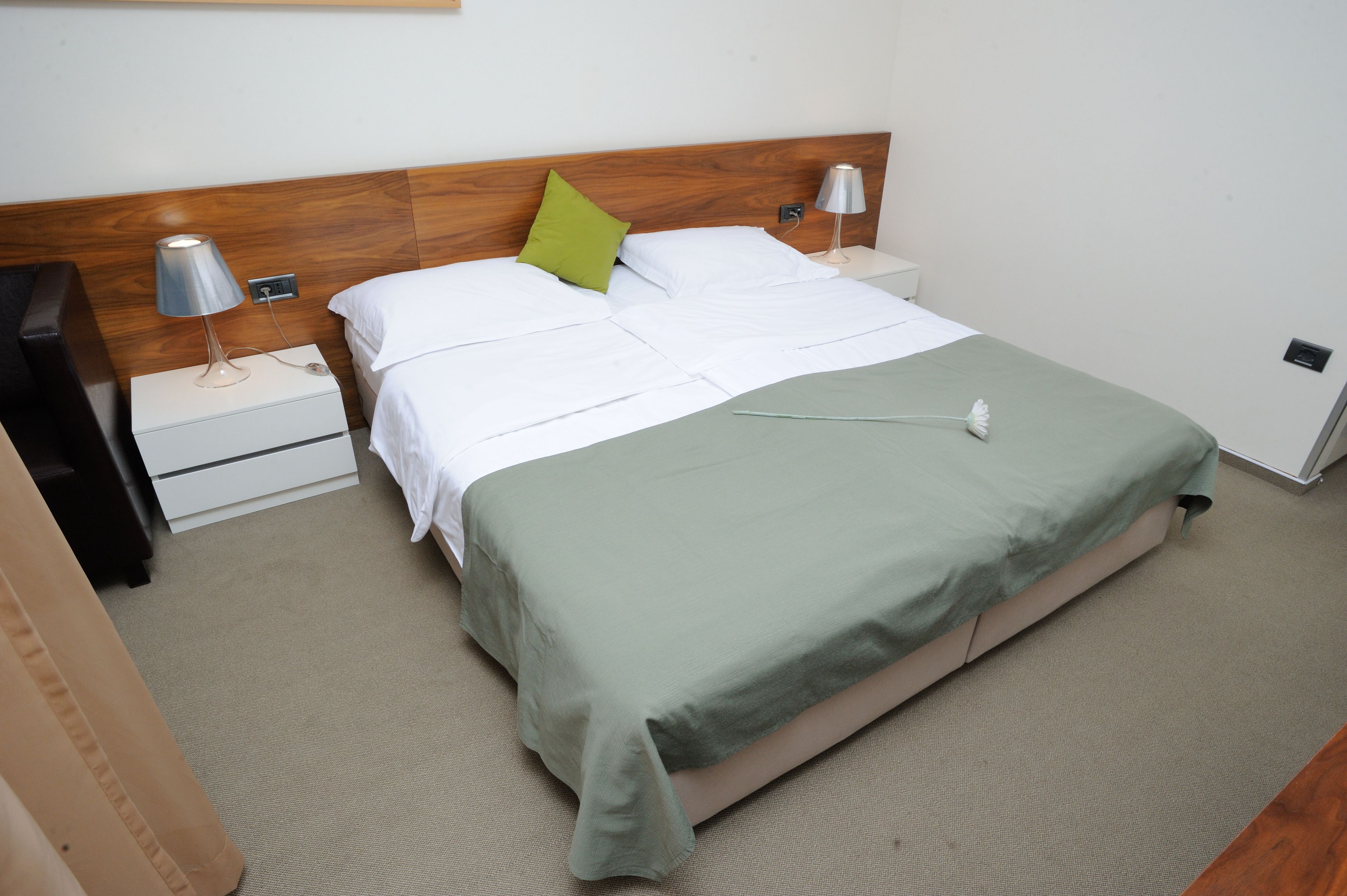 panoramic double room, balcony, sea view | down duvets, minibar, in-room safe, desk