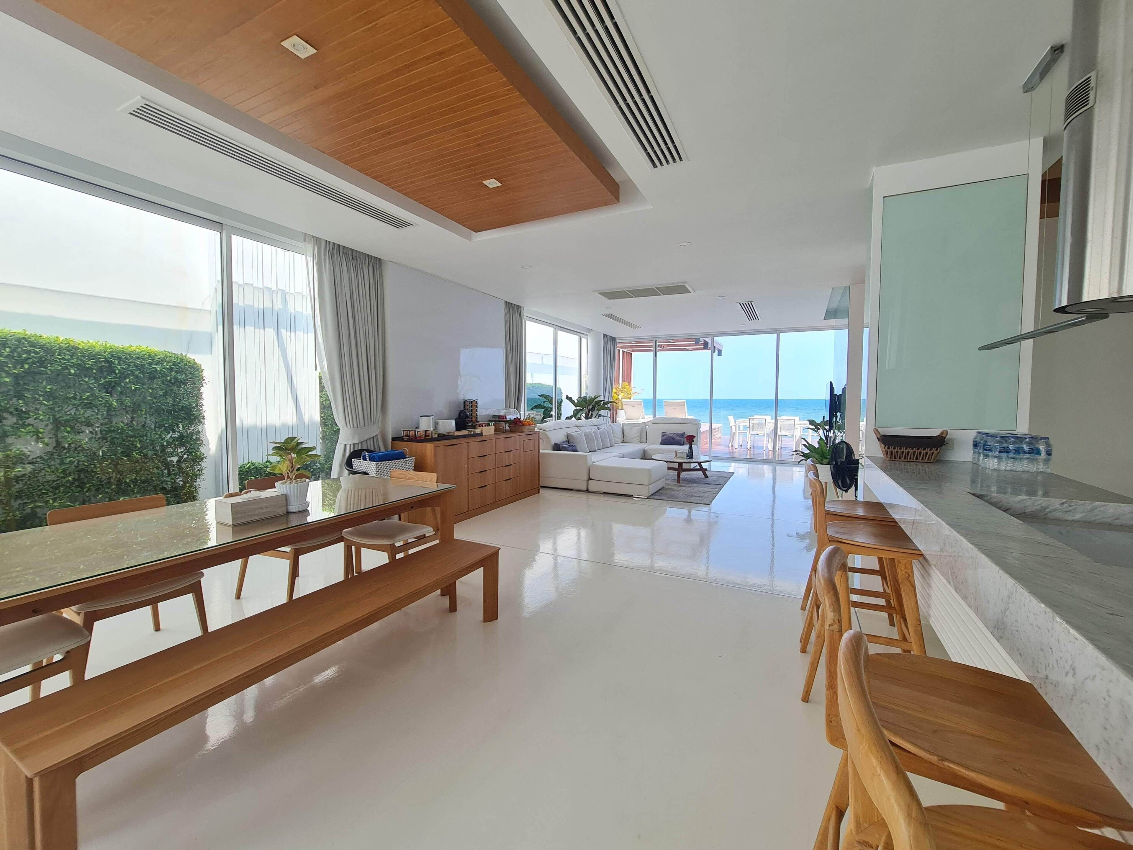 Family Villa | In-room dining