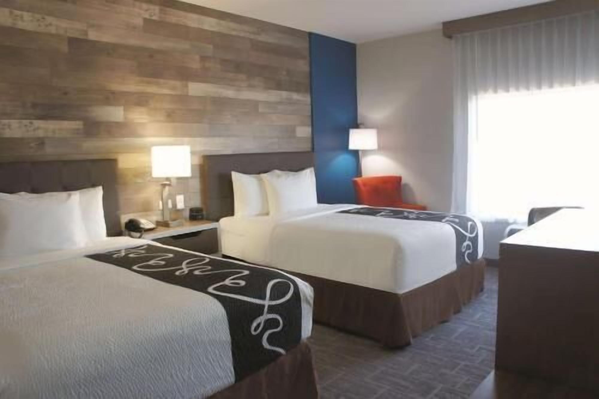 Premium bedding, down duvets, pillow-top beds, desk