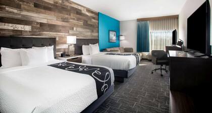 La Quinta Inn & Suites by Wyndham Pittsburg
