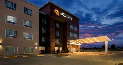 La Quinta Inn & Suites by Wyndham Pittsburg