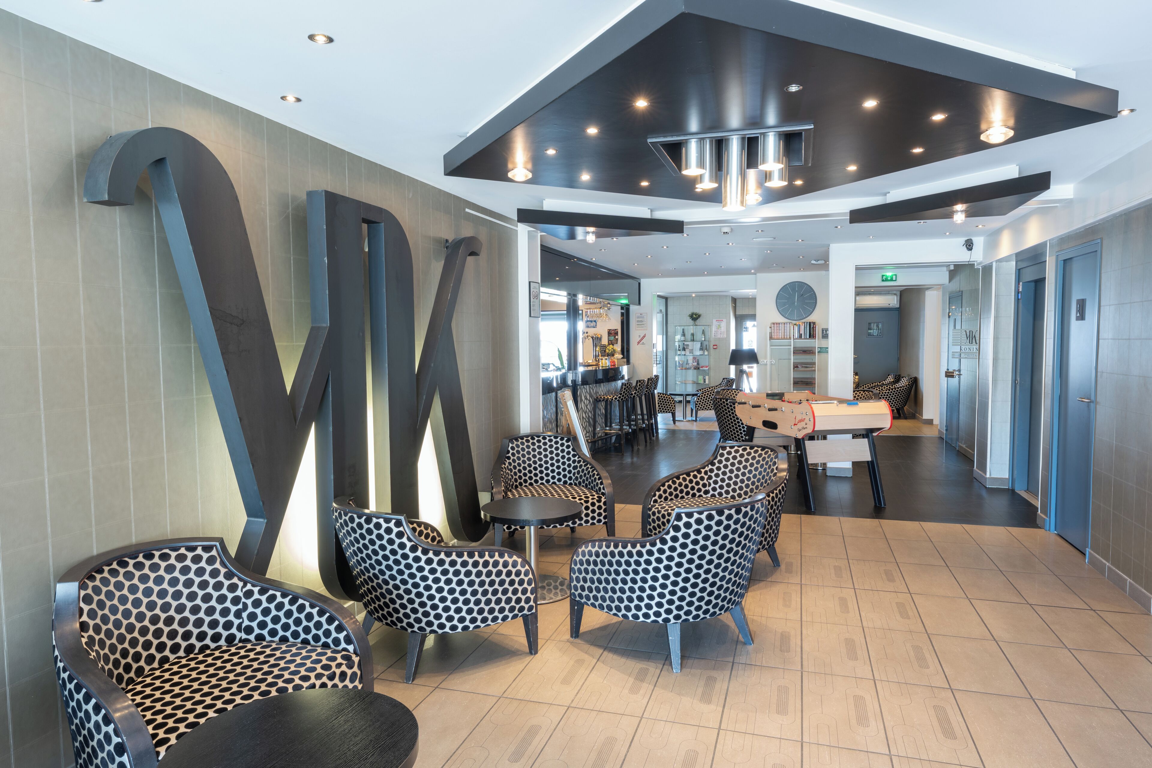 Coin salon dans le hall