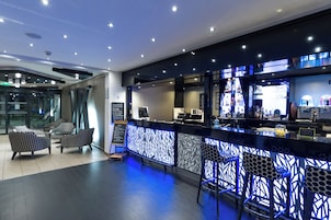 Bar (en el alojamiento)